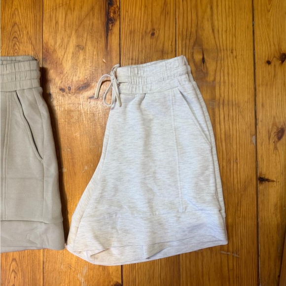 3 Pairs of Varley Shorts - Picture 2 of 10